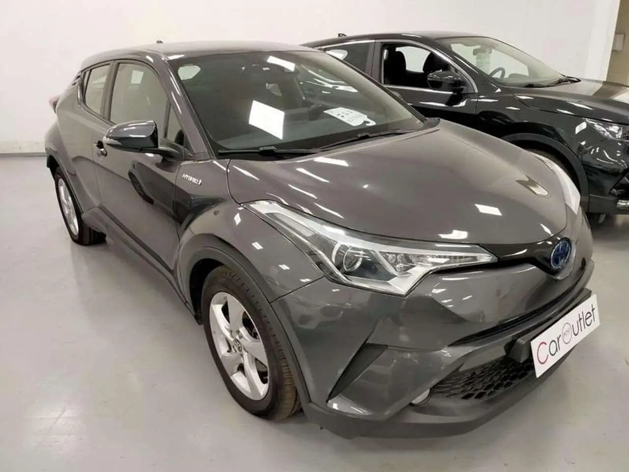 Photo 1 : Toyota C-hr 2017 Hybrid