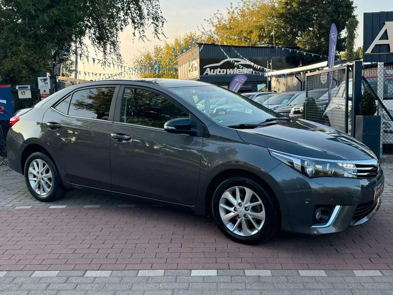 Photo 1 : Toyota Corolla 2016 Petrol