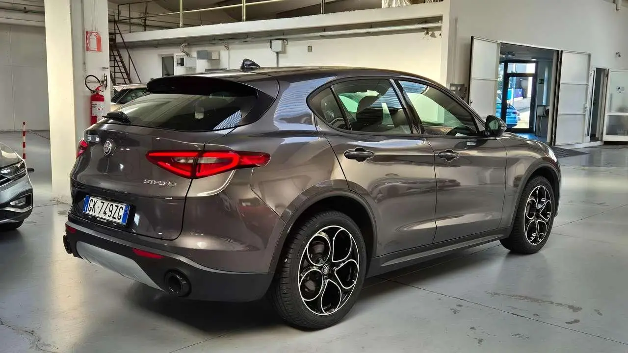 Photo 1 : Alfa Romeo Stelvio 2022 Diesel