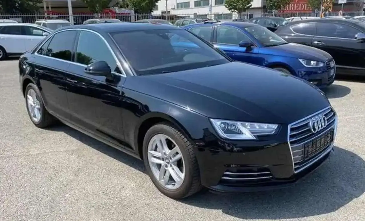 Photo 1 : Audi A4 2018 Diesel