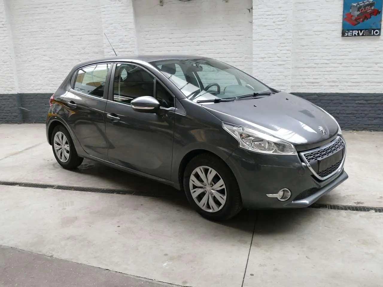 Photo 1 : Peugeot 208 2015 Petrol