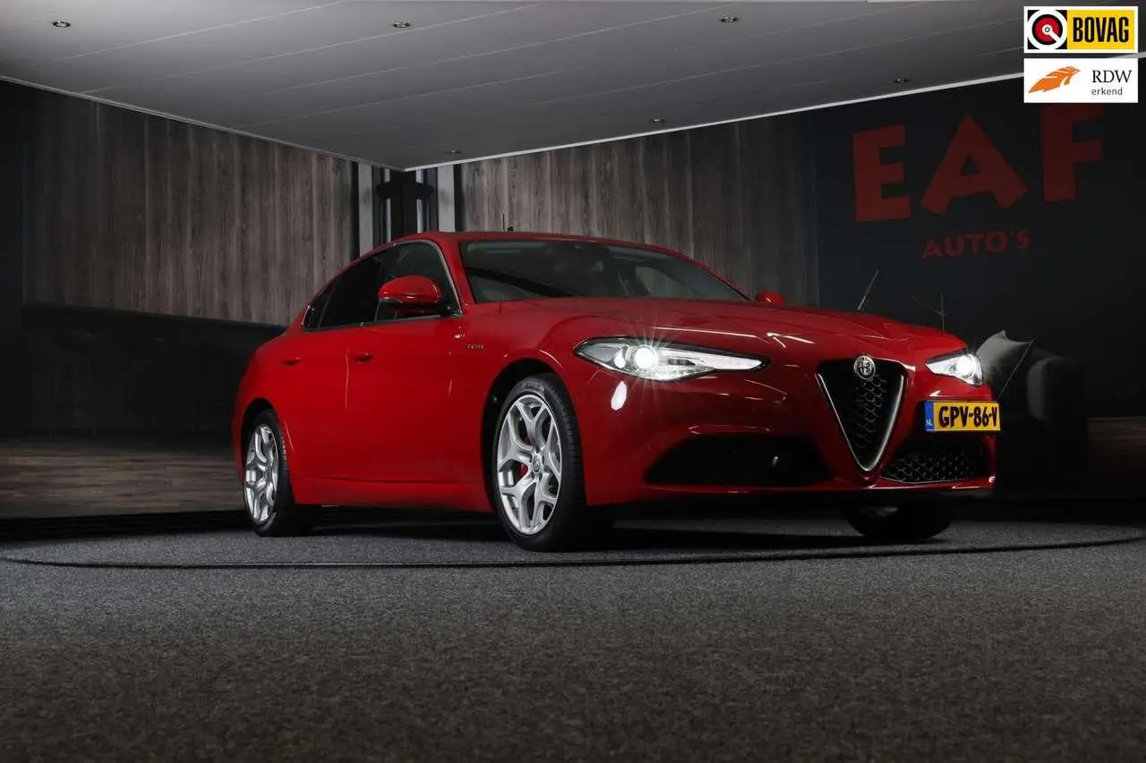 Photo 1 : Alfa Romeo Giulia 2020 Essence