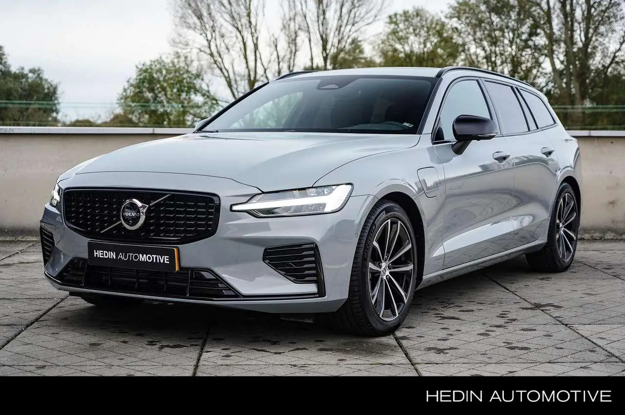 Photo 1 : Volvo V60 2024 Hybride