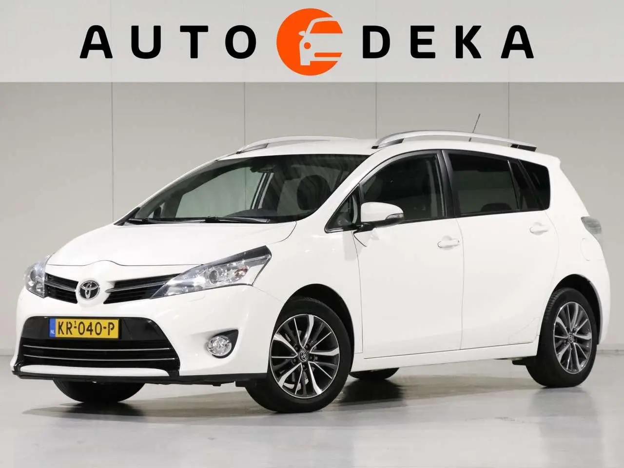 Photo 1 : Toyota Verso 2016 Essence