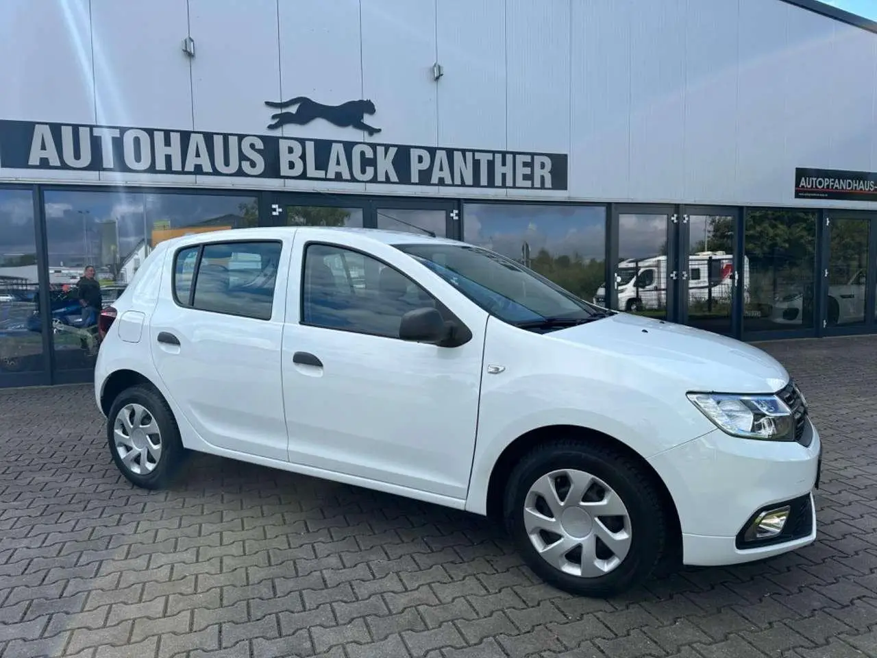 Photo 1 : Dacia Sandero 2020 Petrol