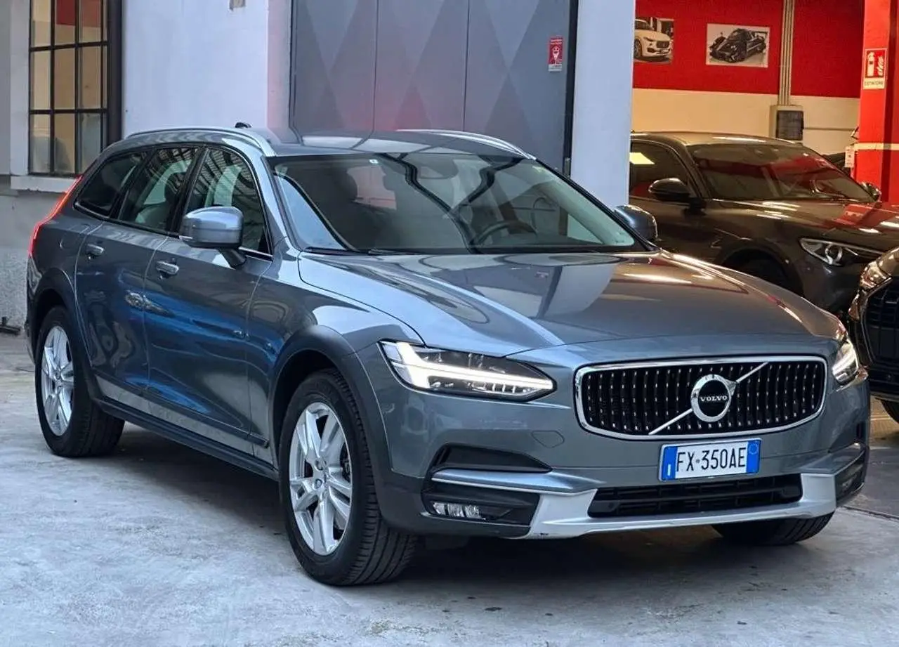 Photo 1 : Volvo V90 2019 Petrol