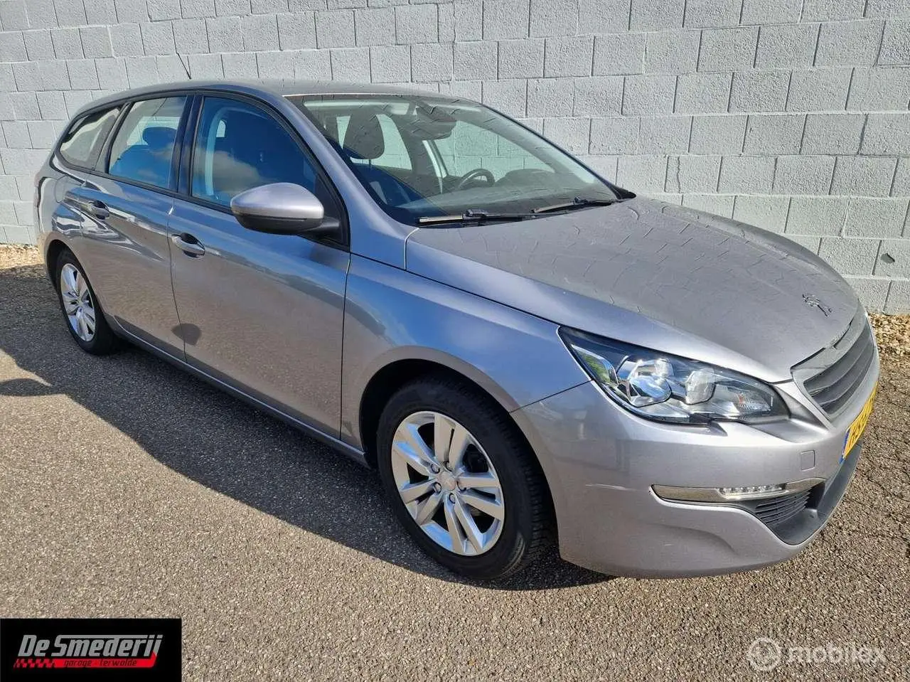 Photo 1 : Peugeot 308 2015 Petrol