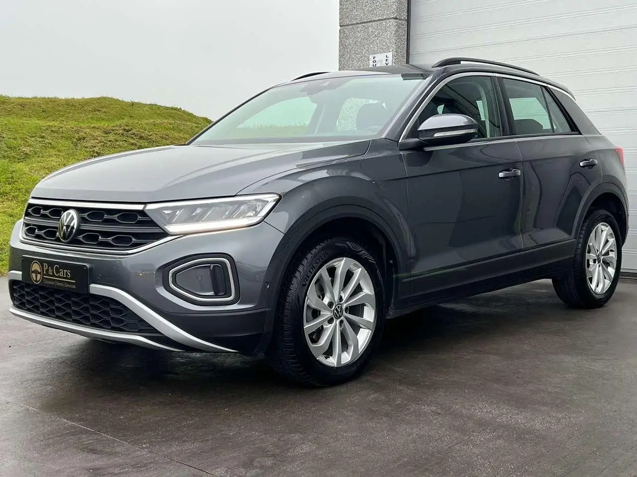 Photo 1 : Volkswagen T-roc 2022 Essence