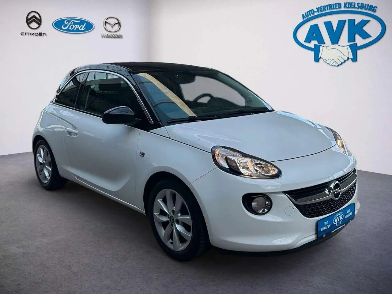 Photo 1 : Opel Adam 2017 Petrol