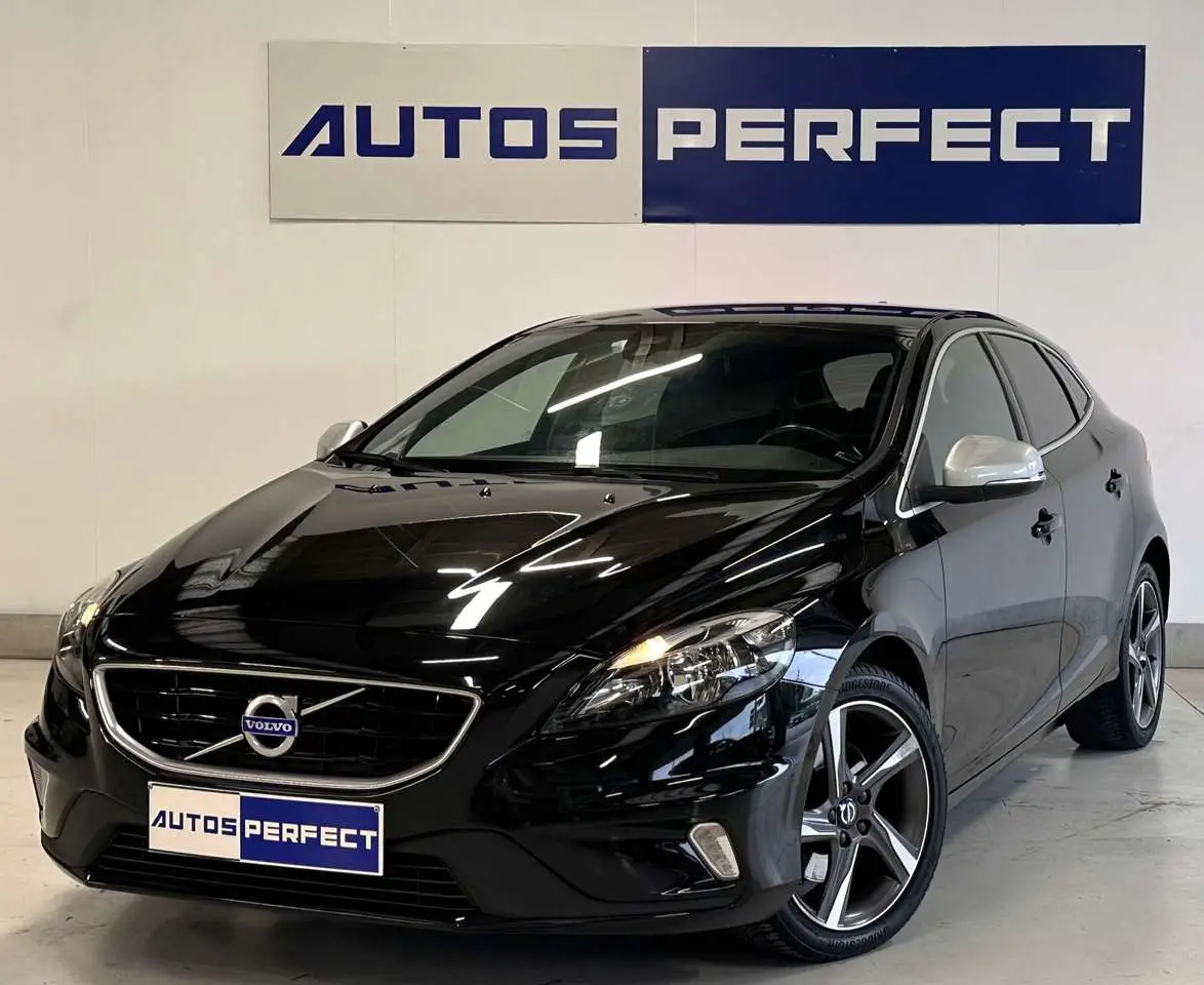 Photo 1 : Volvo V40 2016 Petrol