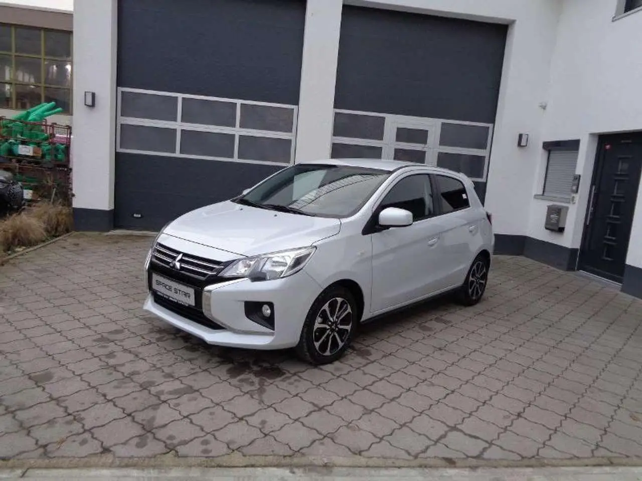 Photo 1 : Mitsubishi Space Star 2024 Petrol