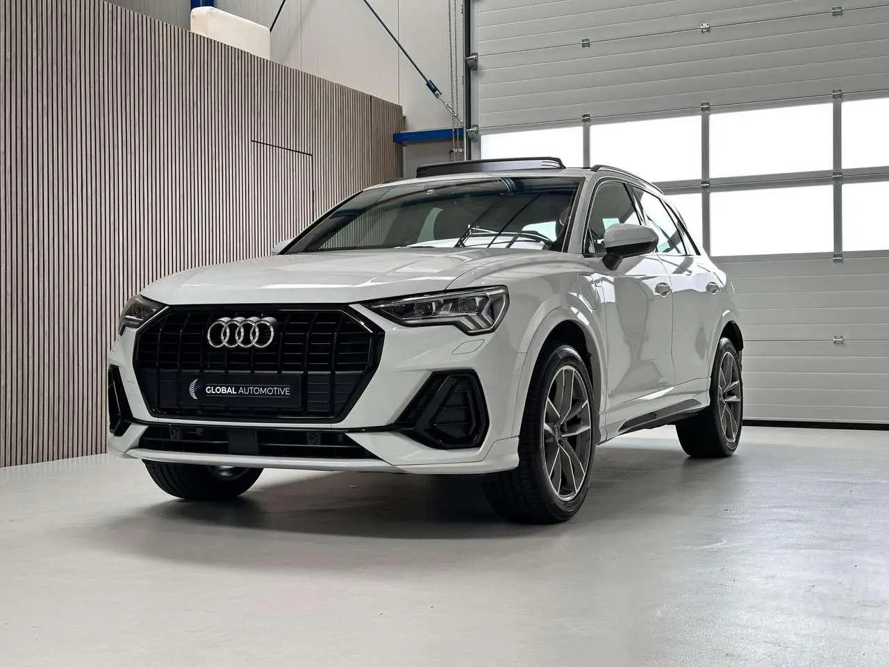 Photo 1 : Audi Q3 2021 Hybride