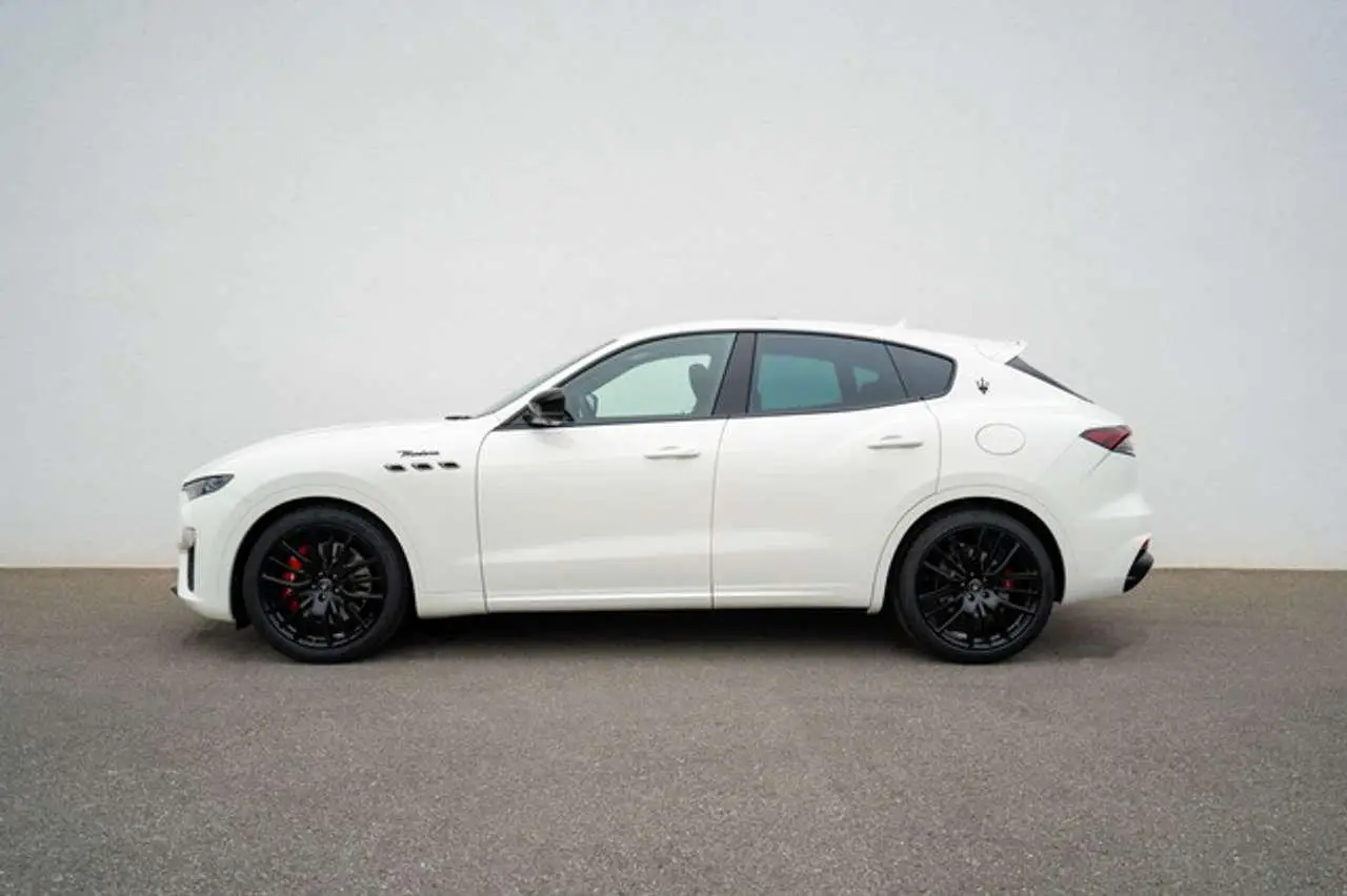 Photo 1 : Maserati Levante 2024 Others