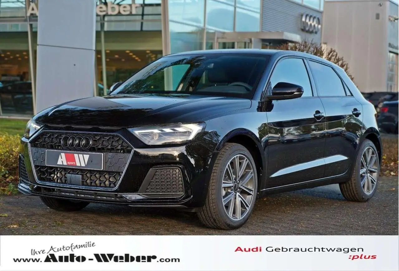 Photo 1 : Audi A1 2024 Essence