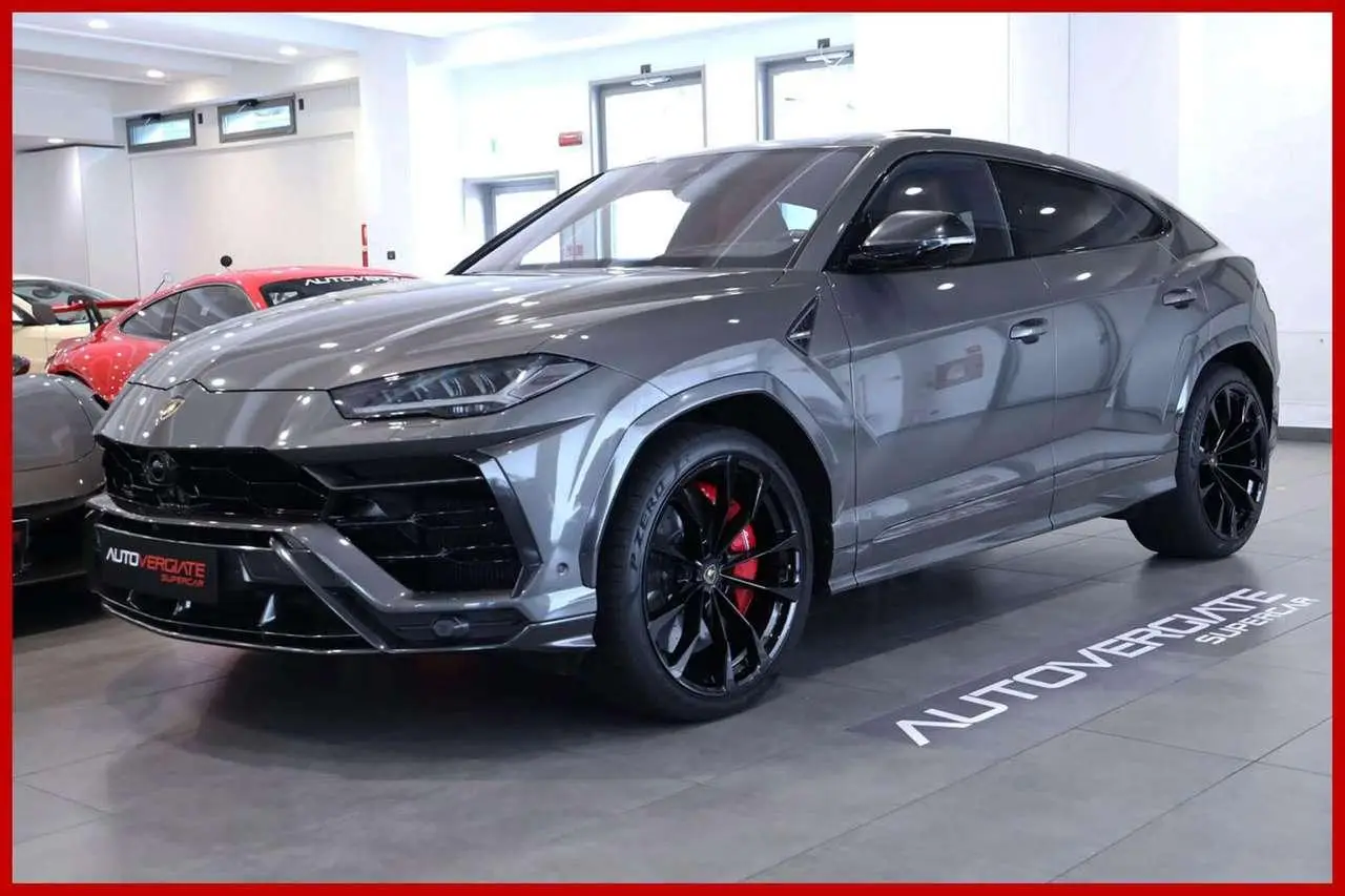 Photo 1 : Lamborghini Urus 2022 Petrol