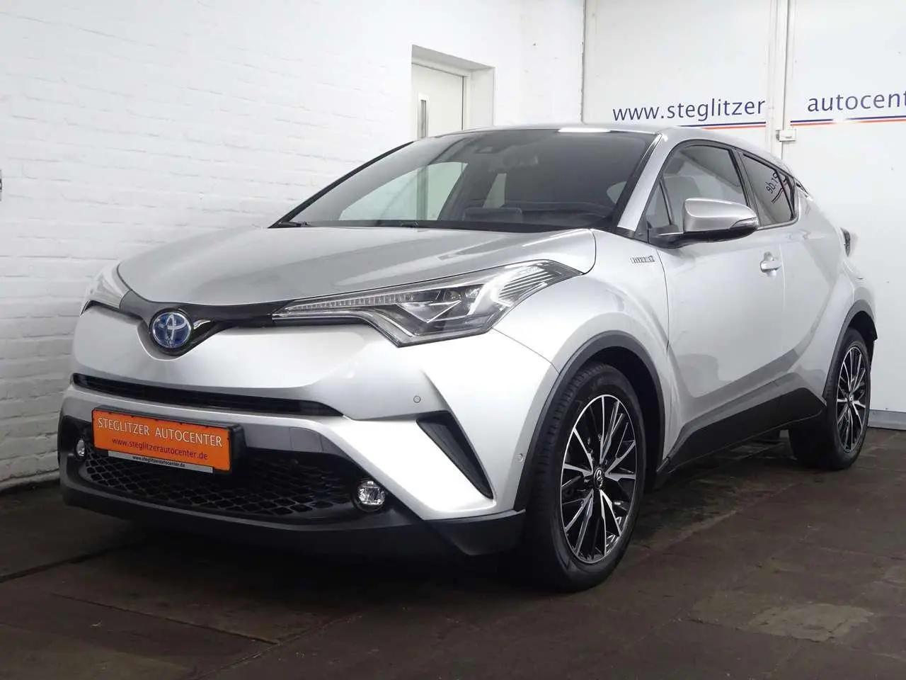 Photo 1 : Toyota C-hr 2017 Hybride