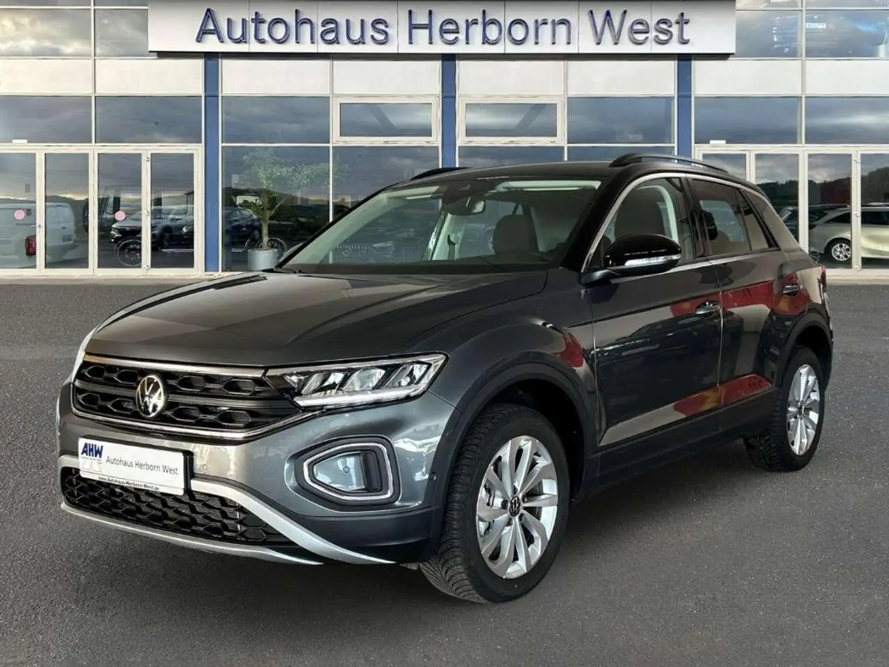 Photo 1 : Volkswagen T-roc 2024 Petrol