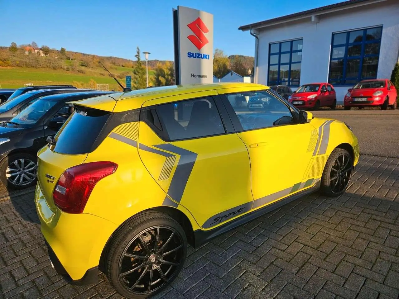 Photo 1 : Suzuki Swift 2018 Petrol