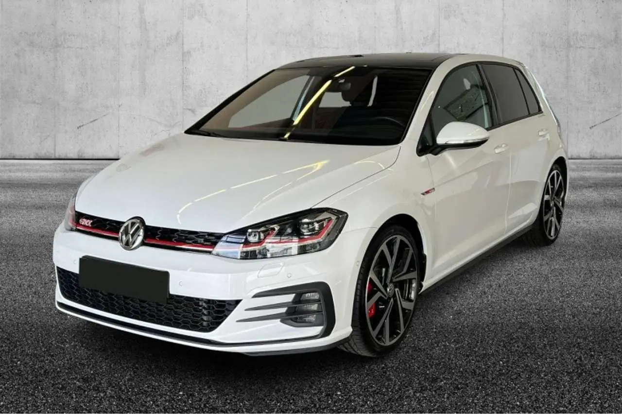 Photo 1 : Volkswagen Golf 2018 Essence