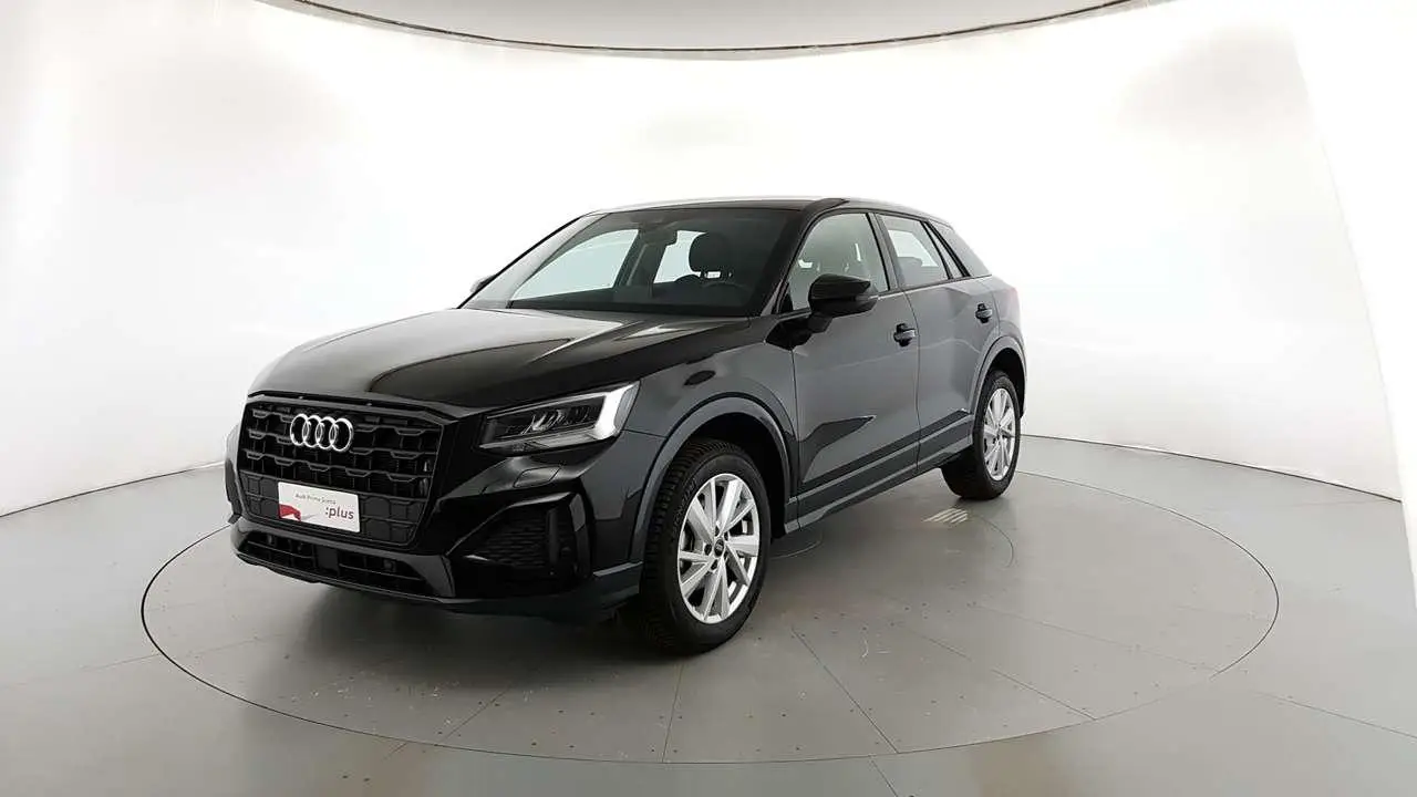 Photo 1 : Audi Q2 2023 Petrol