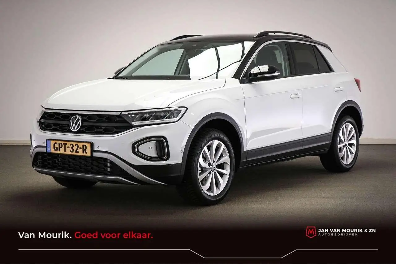 Photo 1 : Volkswagen T-roc 2024 Essence