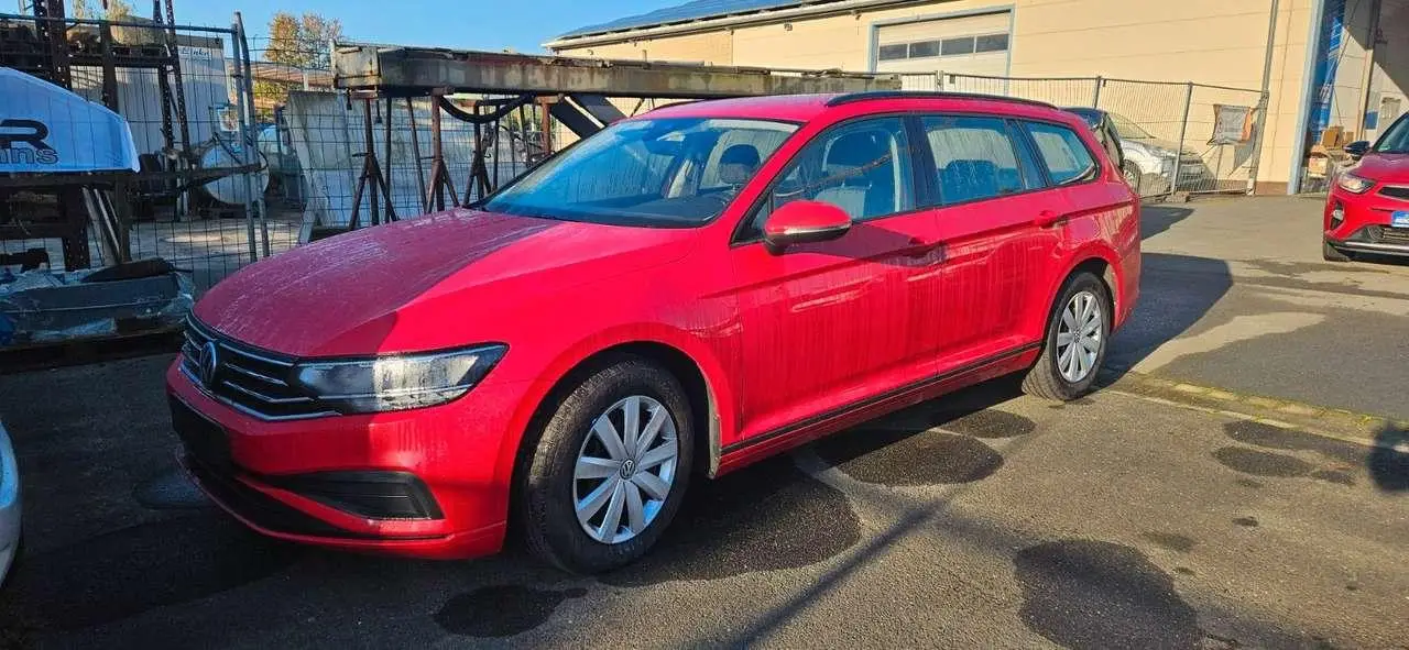 Photo 1 : Volkswagen Passat 2020 Essence