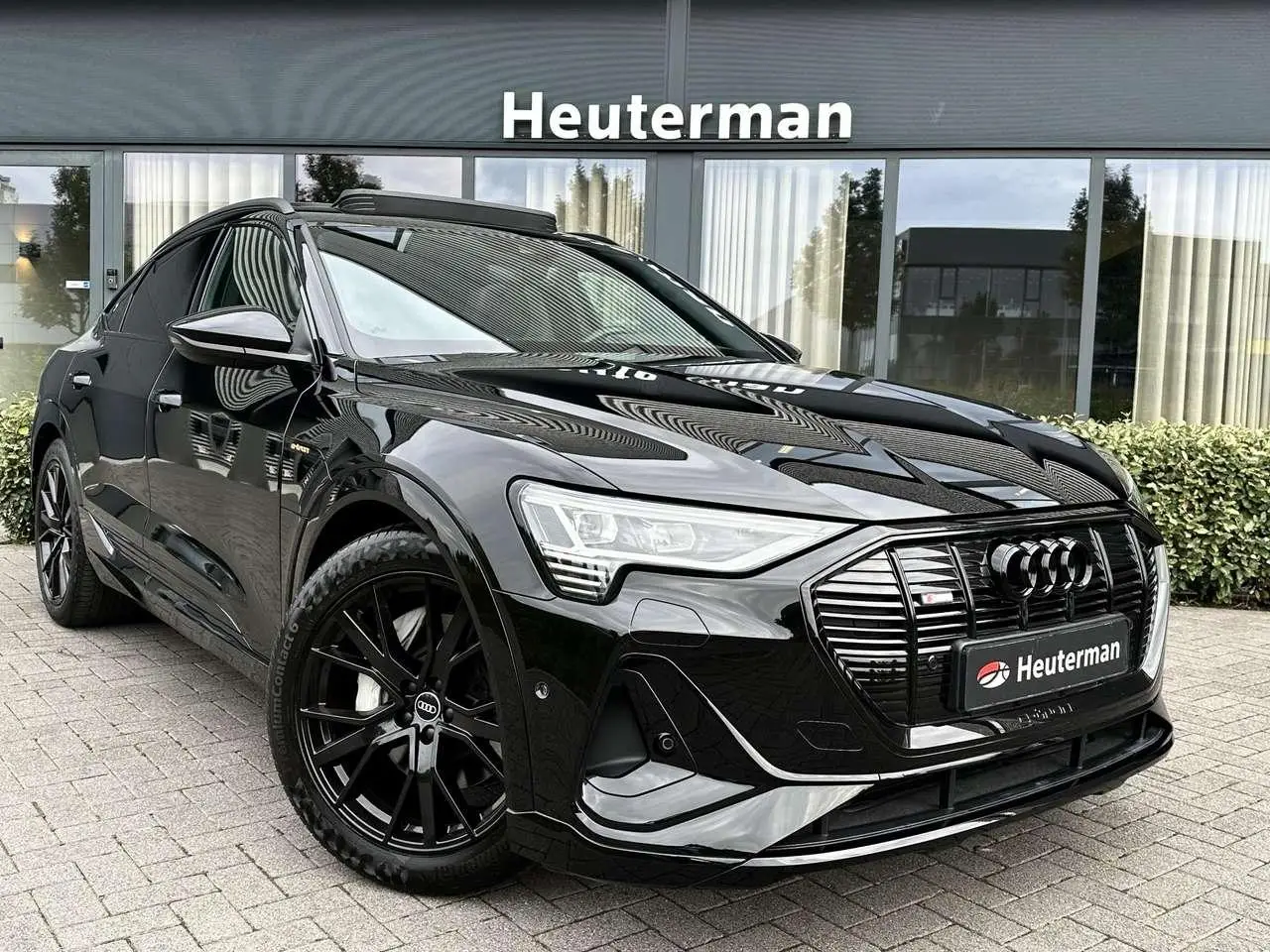 Photo 1 : Audi E-tron 2021 Électrique