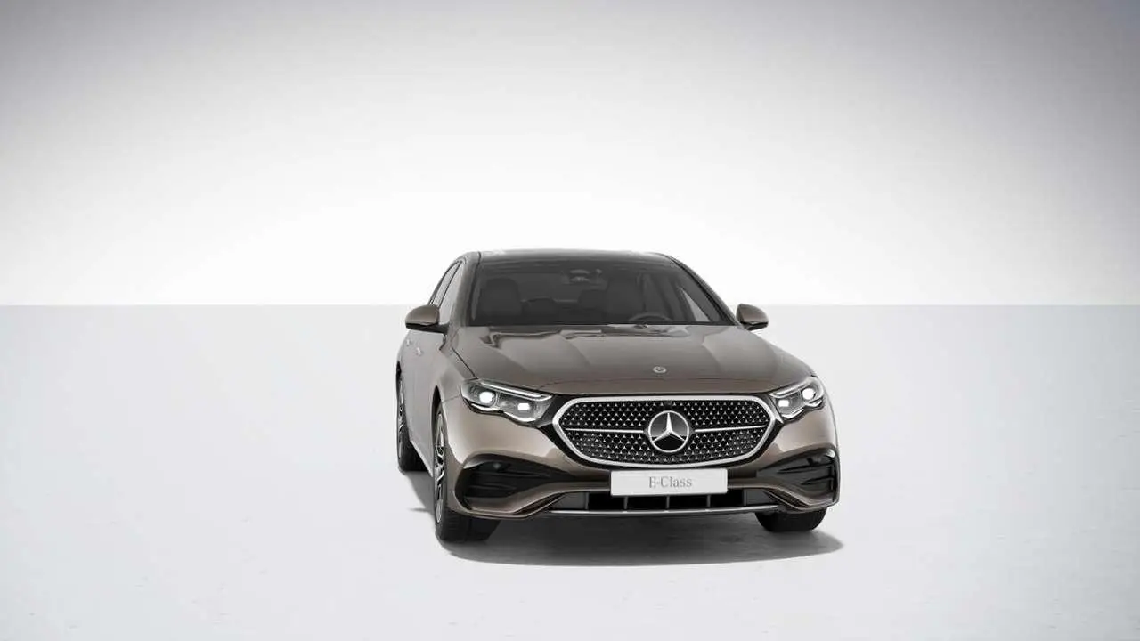 Photo 1 : Mercedes-benz Classe E 2024 Petrol