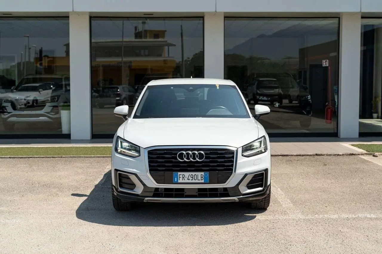 Photo 1 : Audi Q2 2018 Petrol