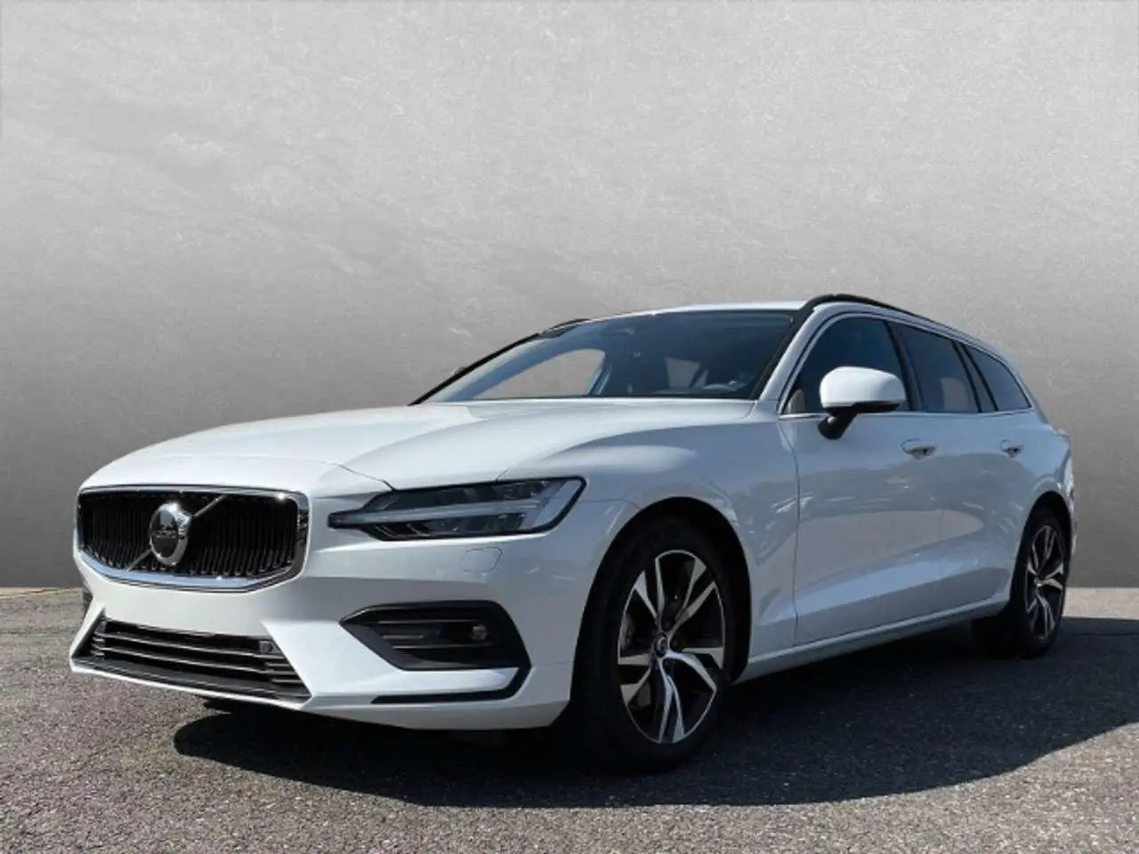 Photo 1 : Volvo V60 2024 Essence