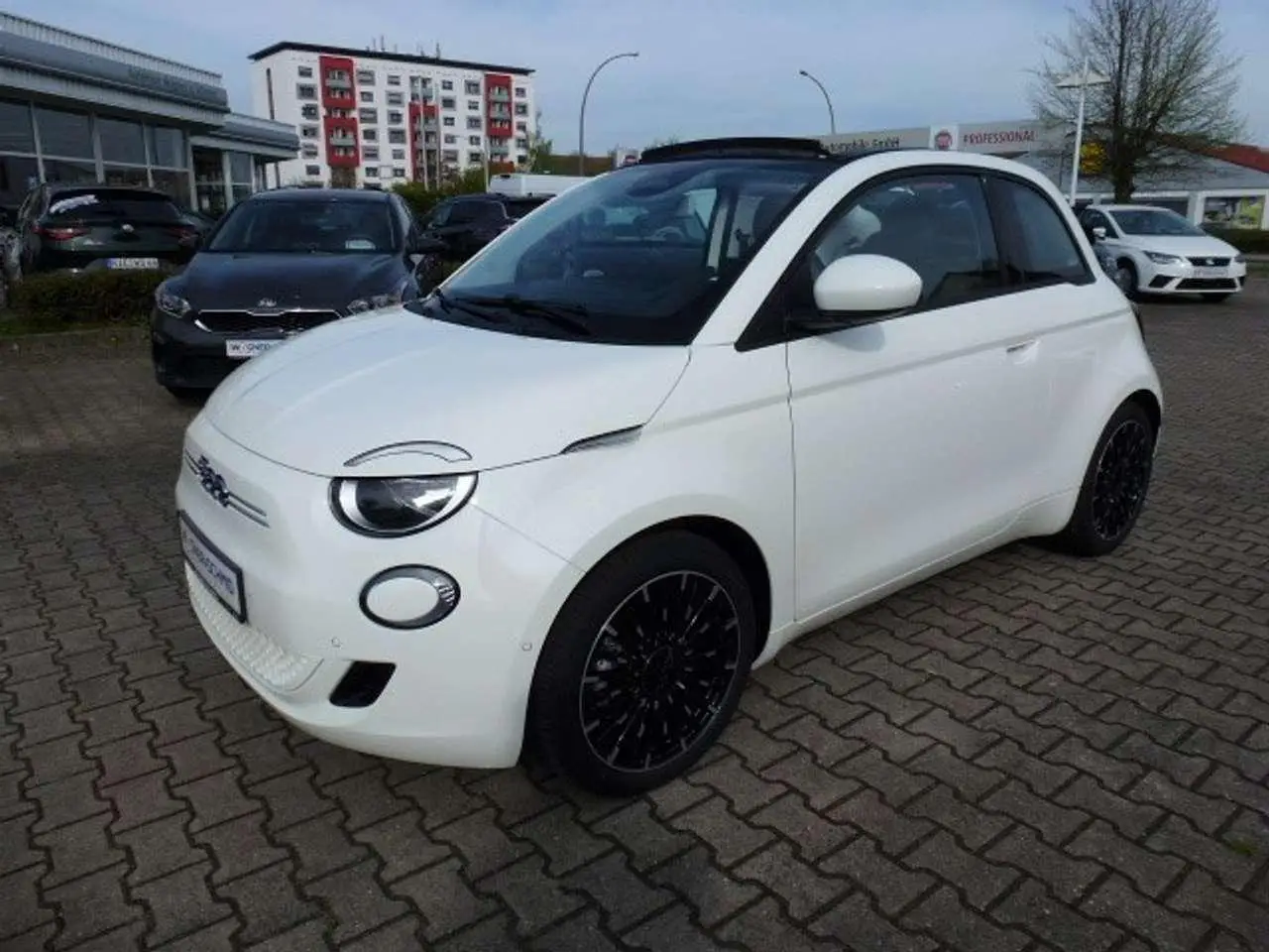 Photo 1 : Fiat 500 2022 Electric