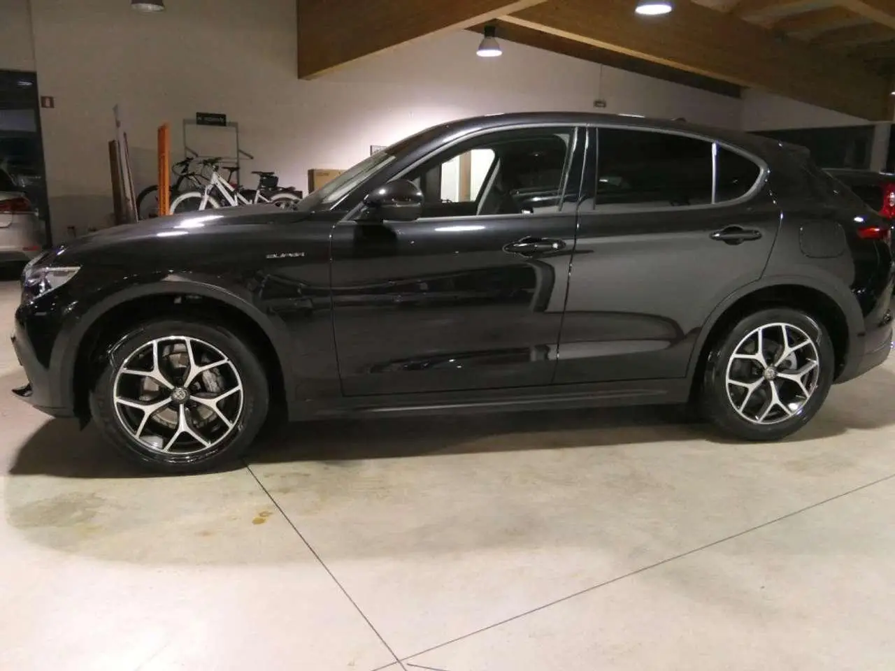 Photo 1 : Alfa Romeo Stelvio 2021 Petrol