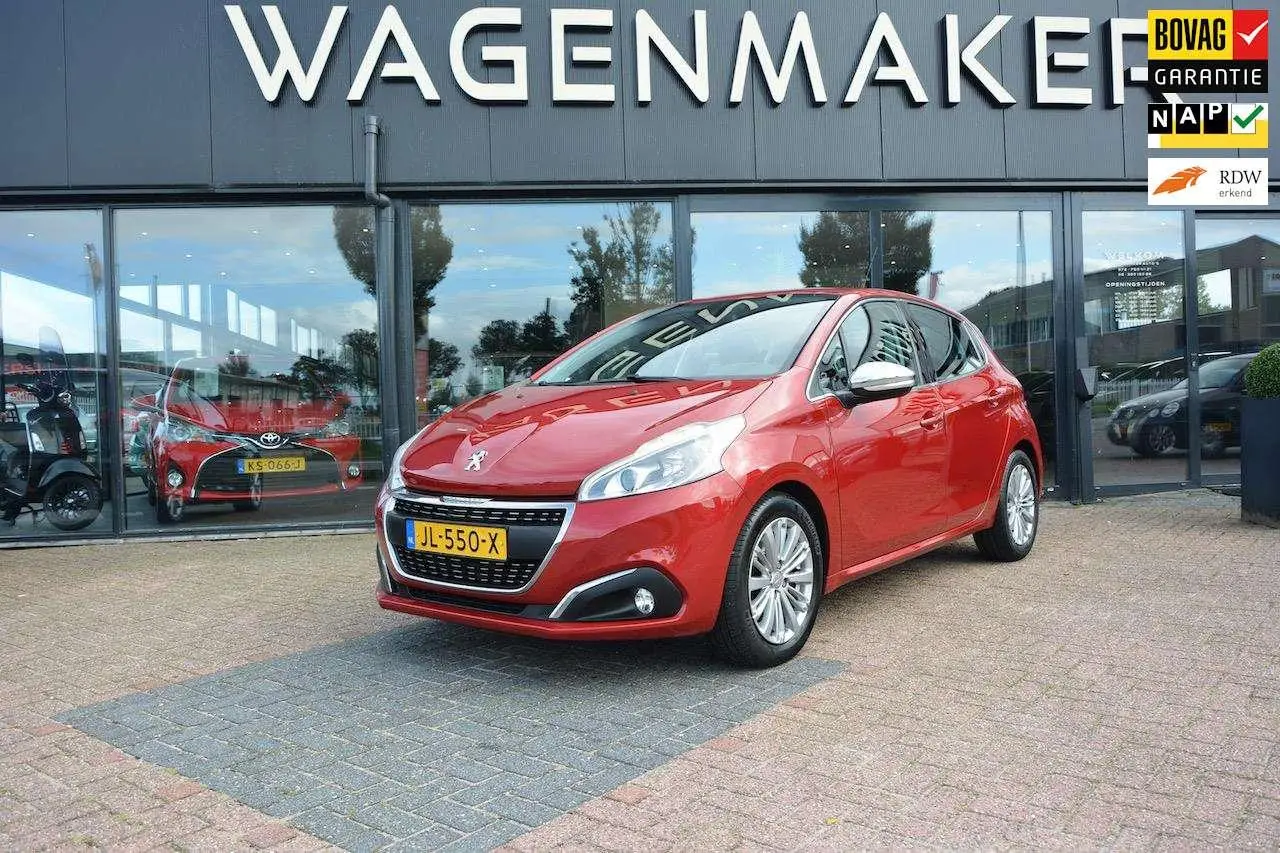 Photo 1 : Peugeot 208 2016 Petrol