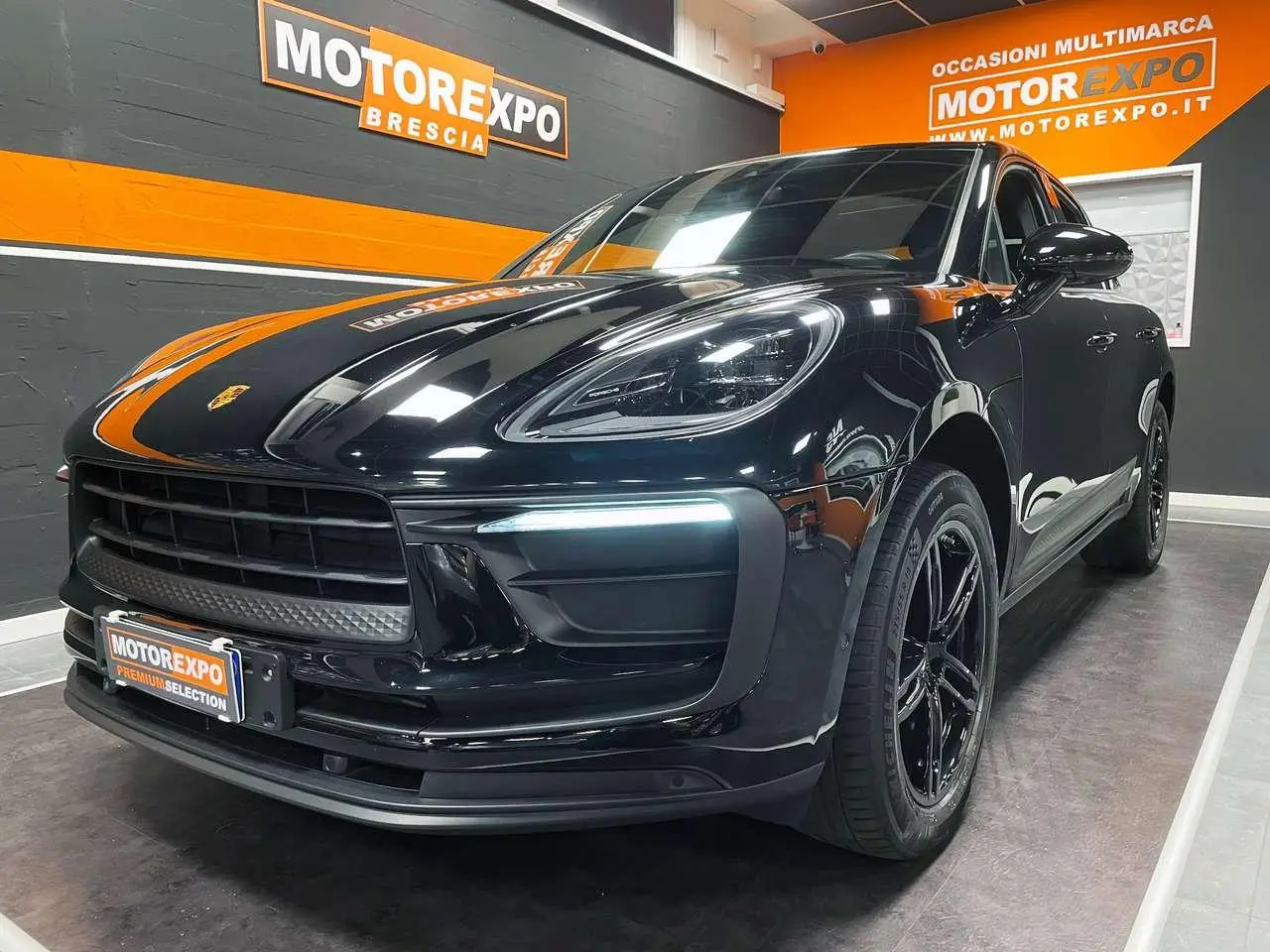 Photo 1 : Porsche Macan 2023 Petrol