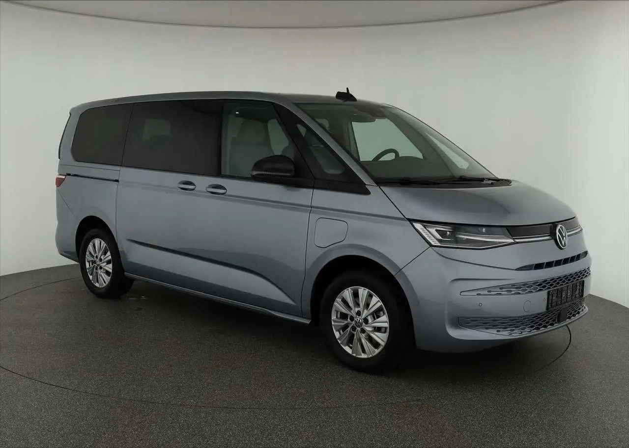 Photo 1 : Volkswagen T7 2023 Hybrid