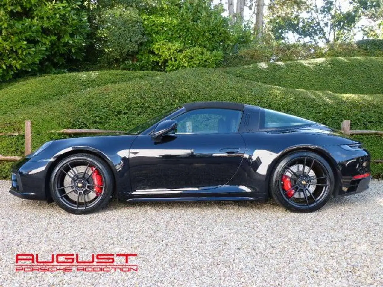 Photo 1 : Porsche 992 2022 Essence