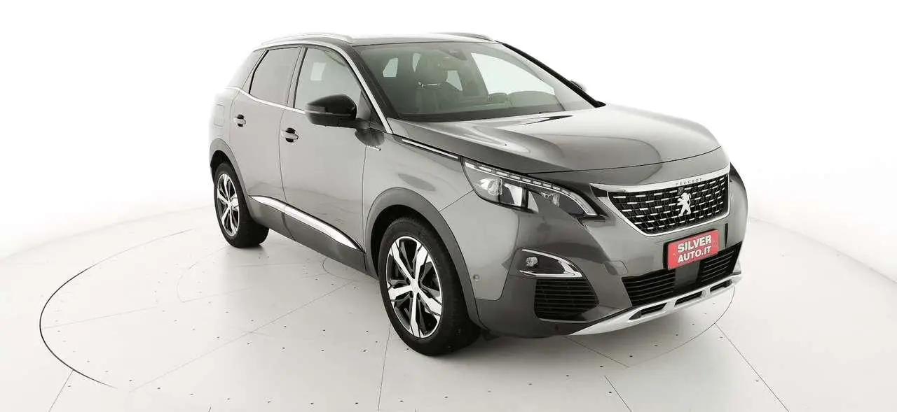 Photo 1 : Peugeot 3008 2016 Petrol