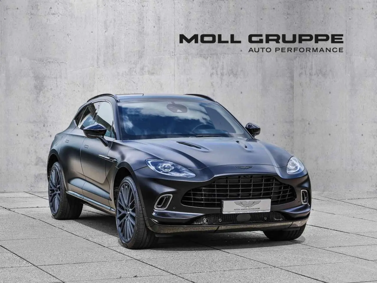 Photo 1 : Aston Martin Dbx 2024 Petrol