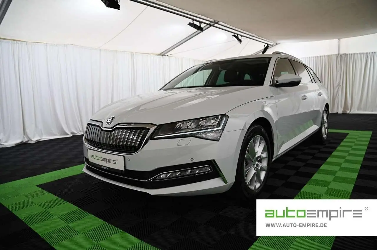 Photo 1 : Skoda Superb 2023 Hybrid