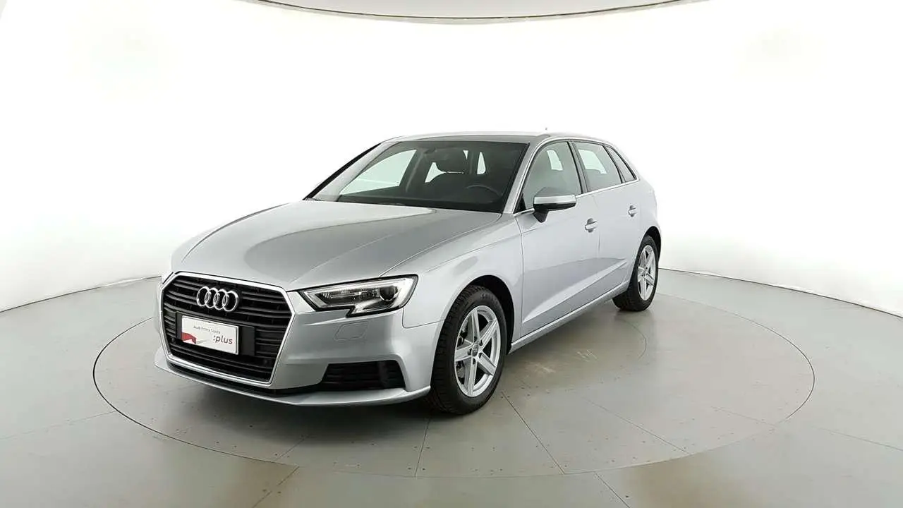 Photo 1 : Audi A3 2017 Petrol