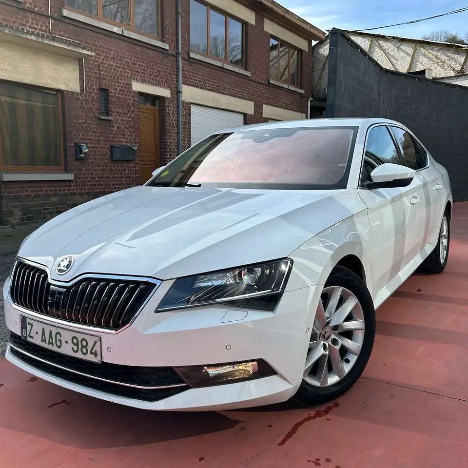 Photo 1 : Skoda Superb 2017 Diesel