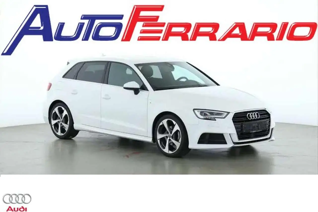 Photo 1 : Audi A3 2018 Petrol