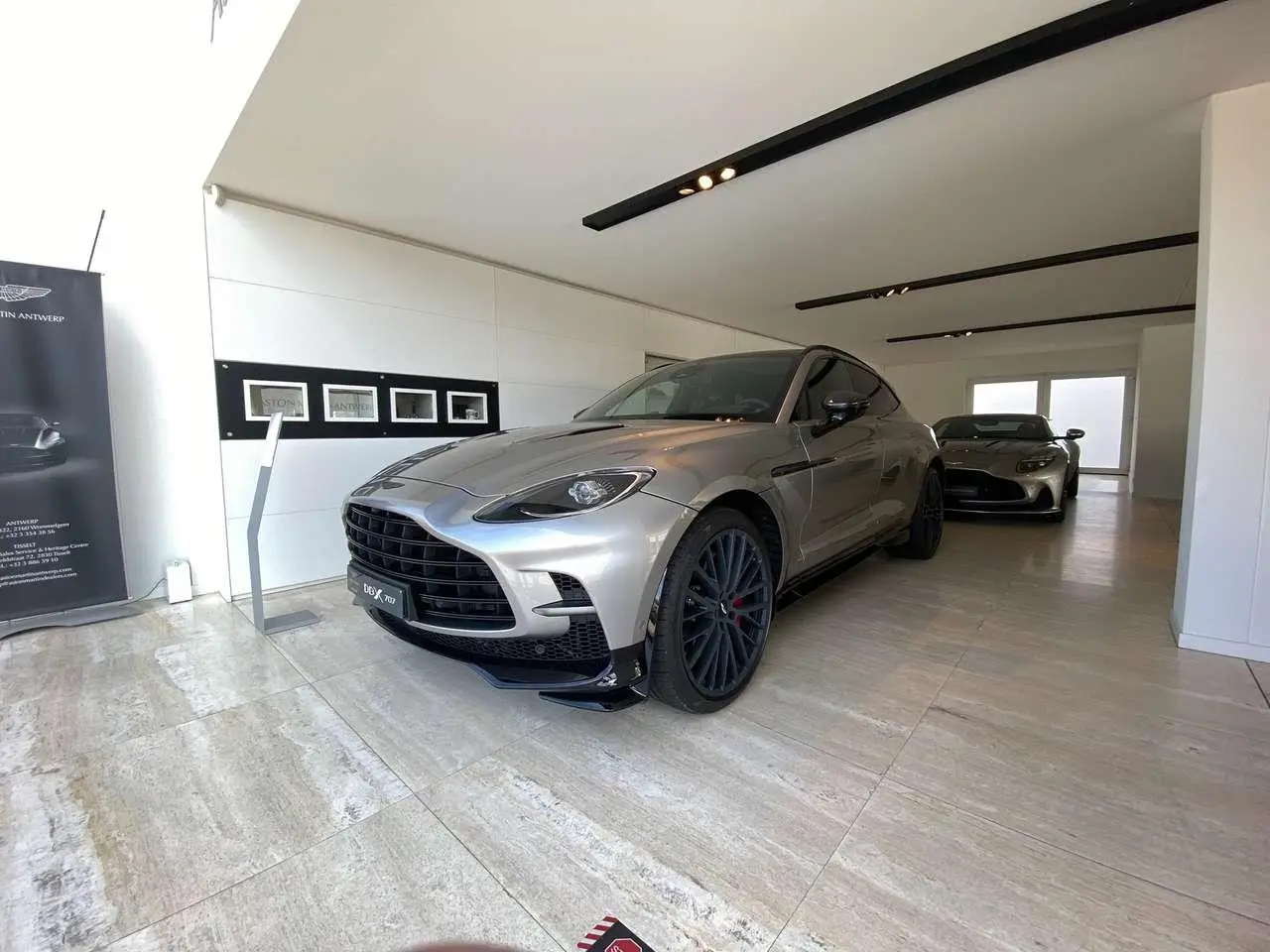 Photo 1 : Aston Martin Dbx 2024 Petrol