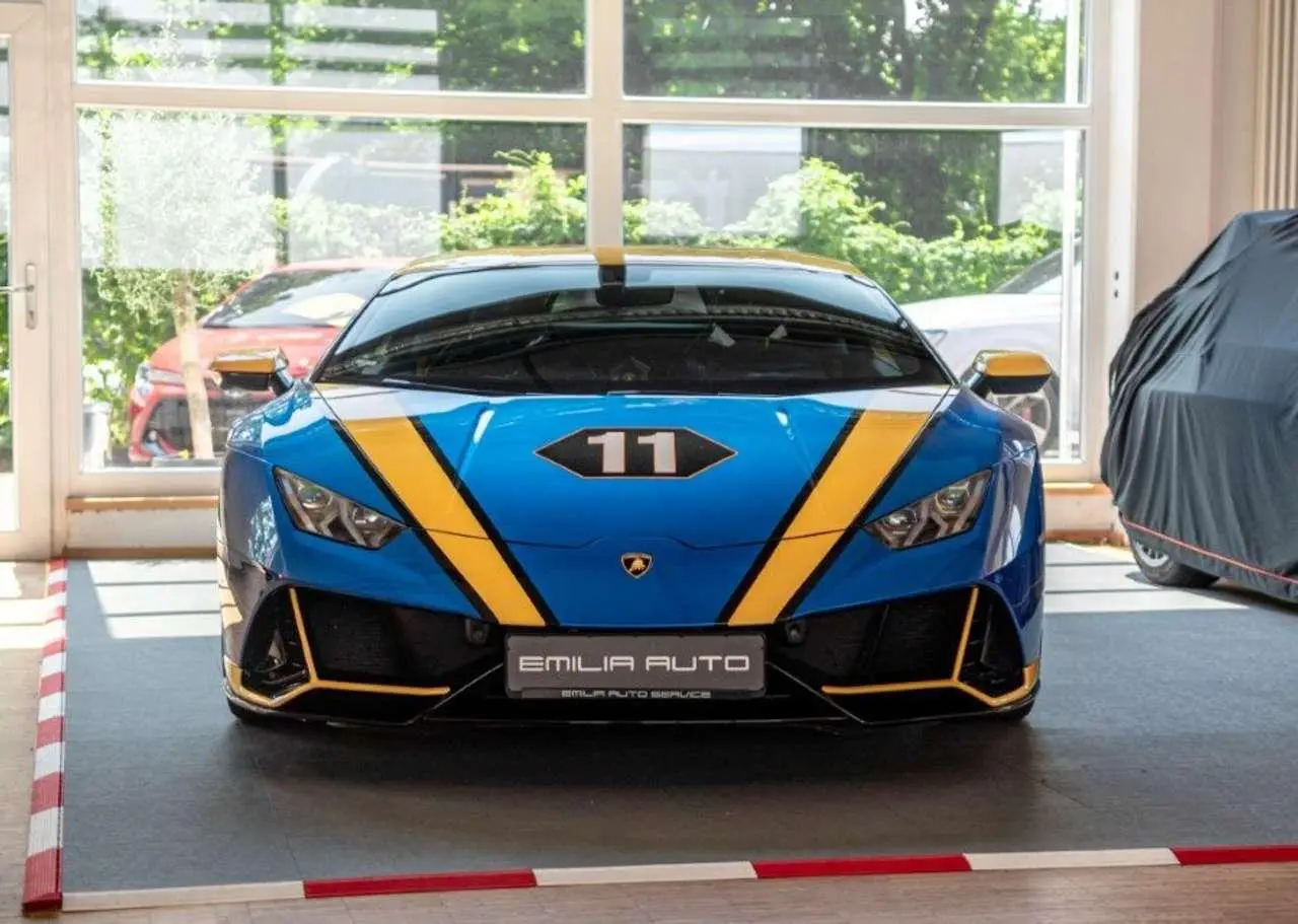 Photo 1 : Lamborghini Huracan 2020 Petrol