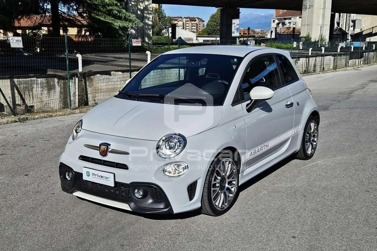 Photo 1 : Abarth 595 2022 Petrol