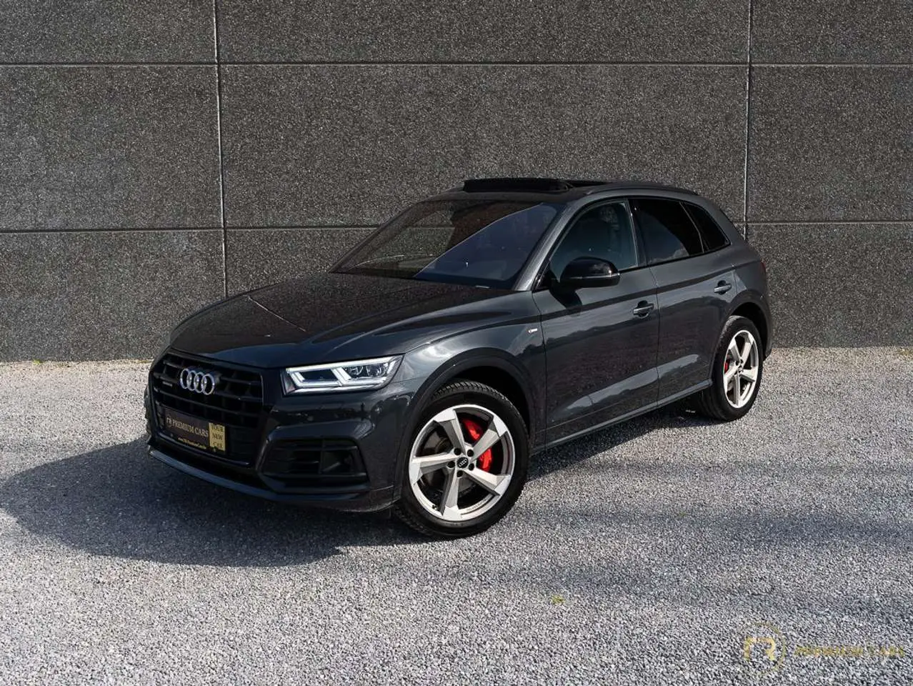 Photo 1 : Audi Q5 2019 Petrol