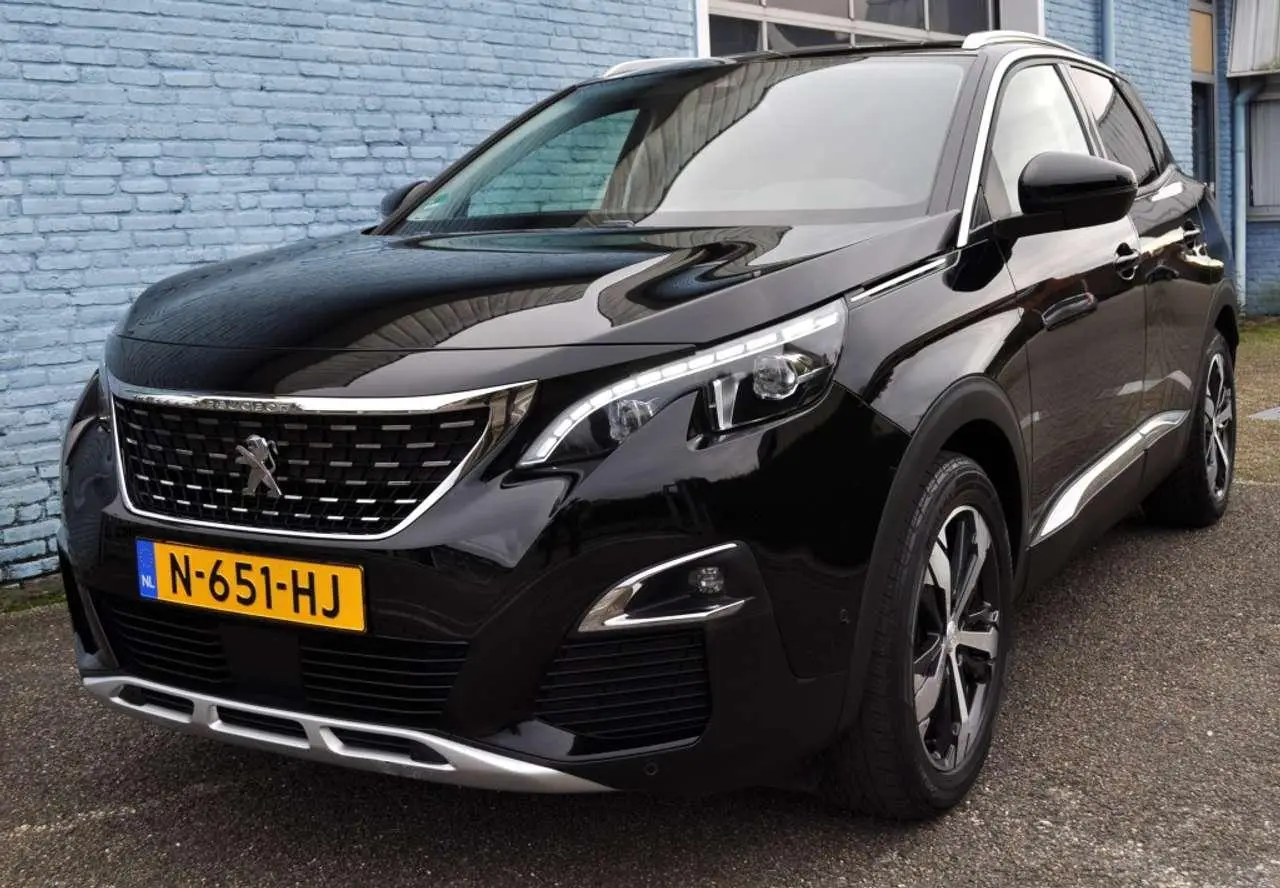 Photo 1 : Peugeot 3008 2018 Essence