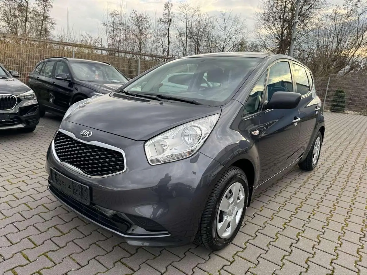 Photo 1 : Kia Venga 2015 Petrol