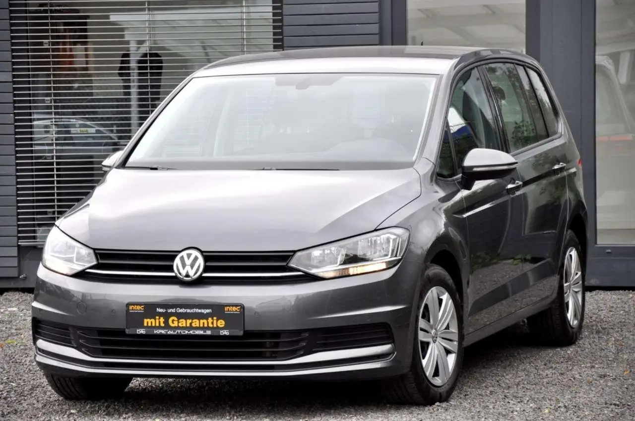 Photo 1 : Volkswagen Touran 2019 Essence