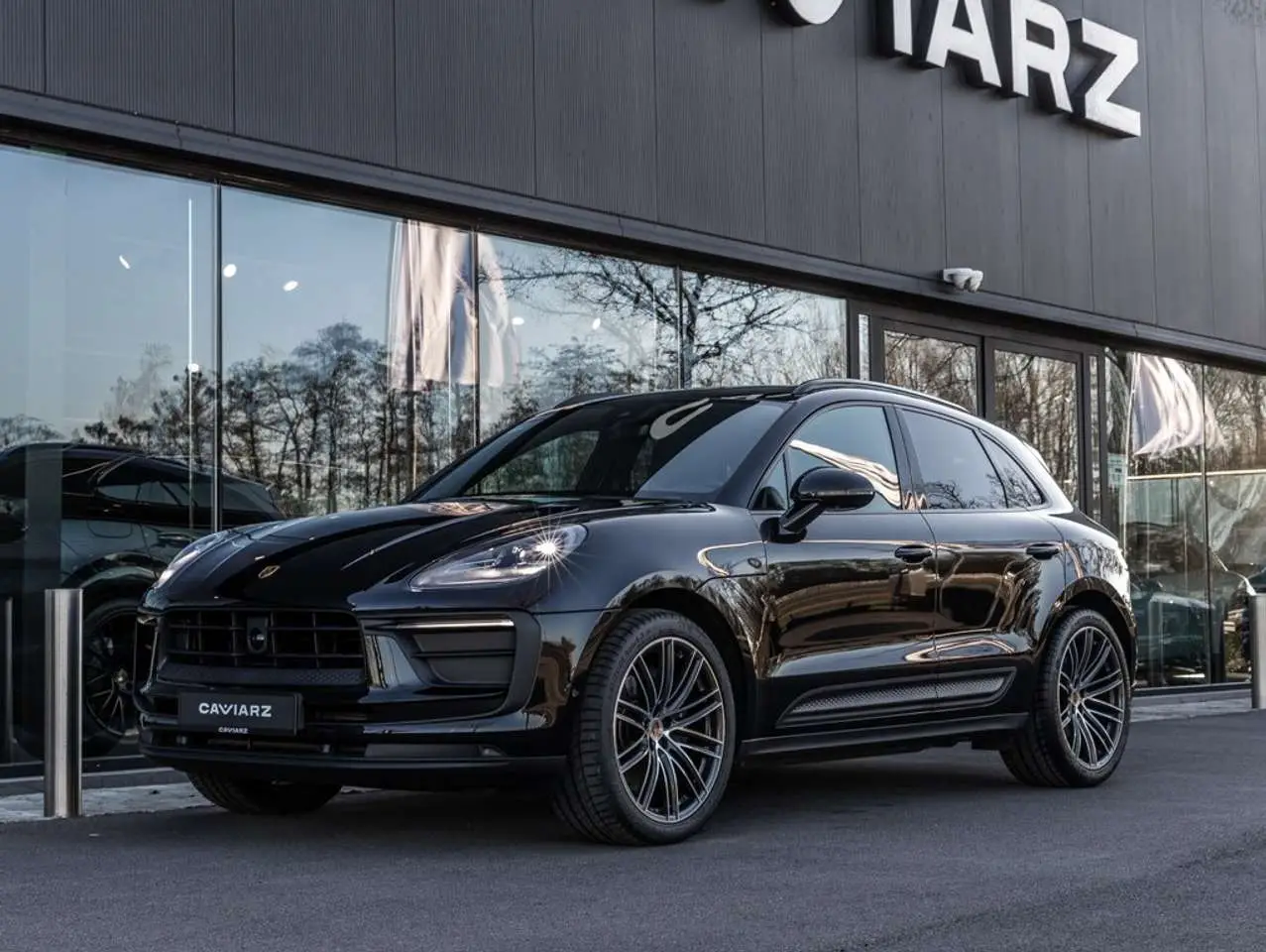 Photo 1 : Porsche Macan 2023 Essence